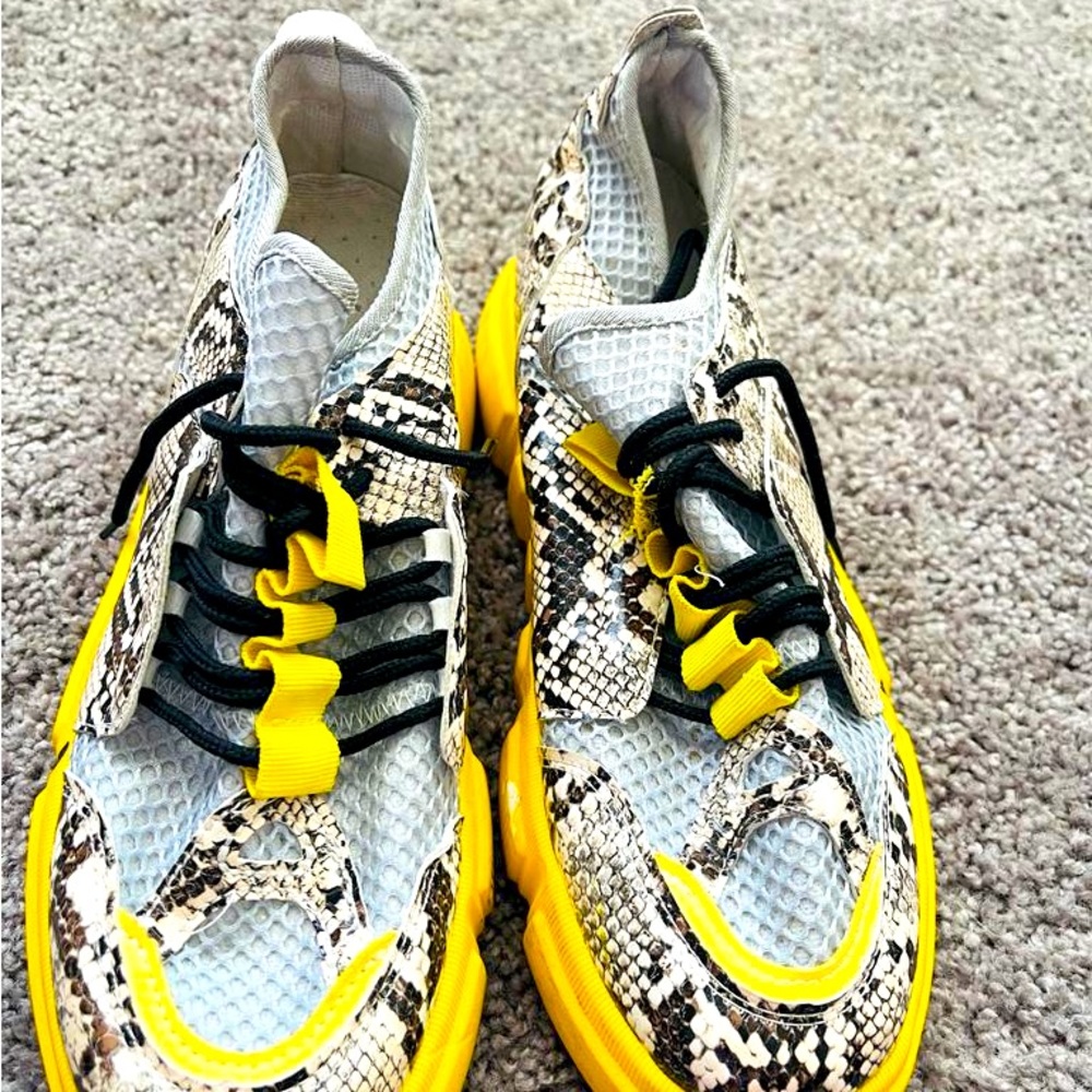 shoes 👟 wome size9